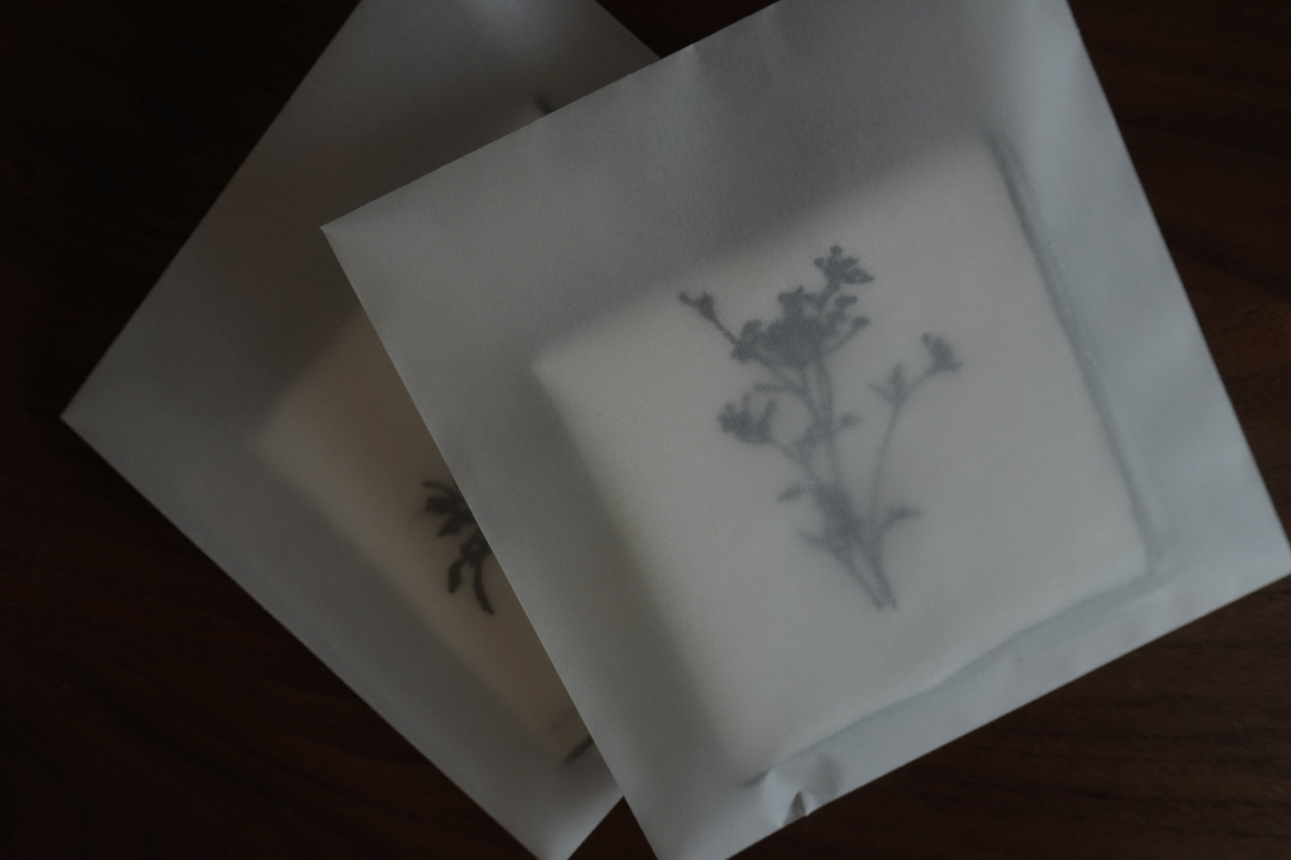 bois de guiオリジナル刺繍ハンカチ(秋)