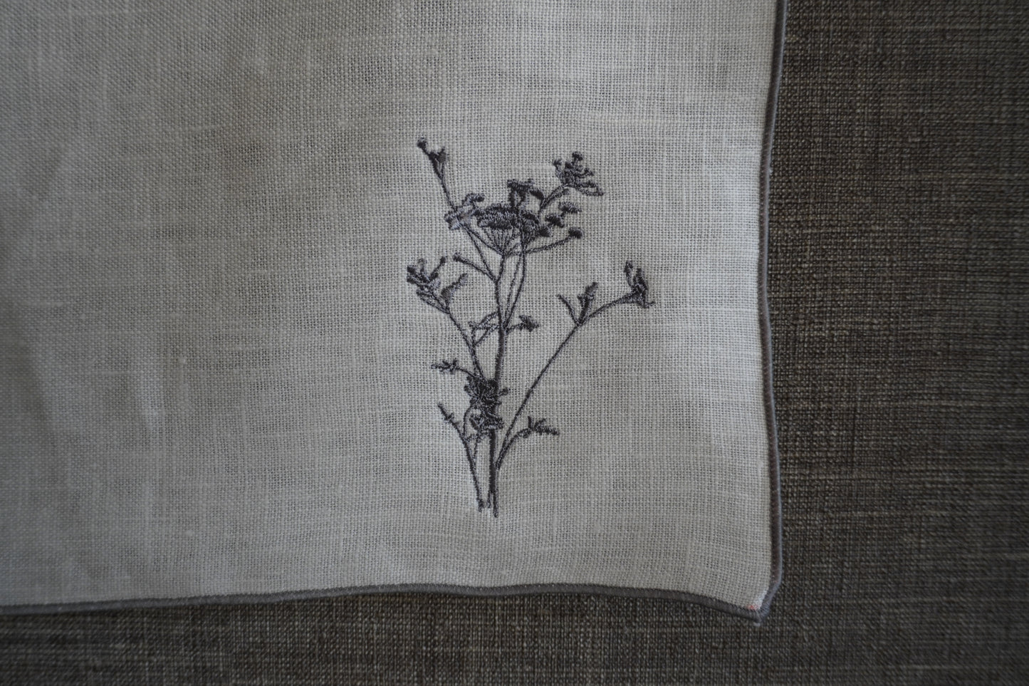 bois de guiオリジナル刺繍ハンカチ(秋)